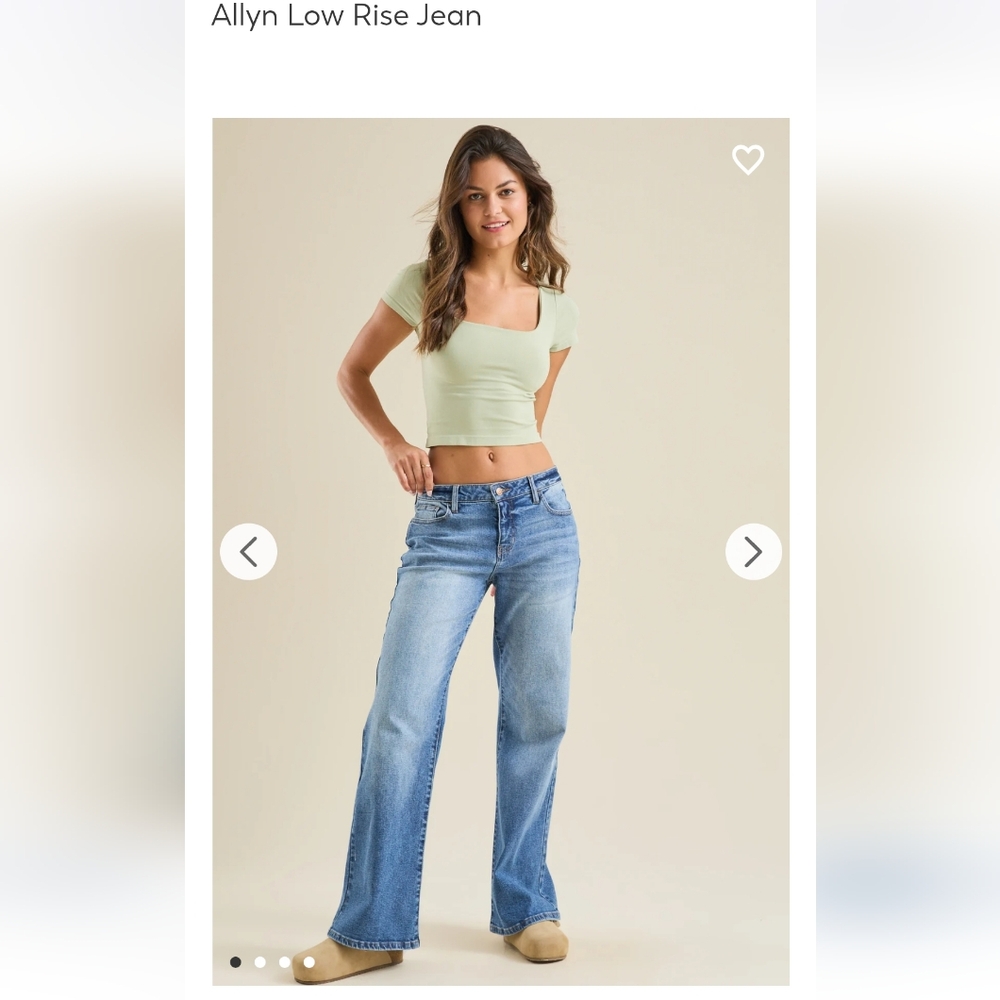 Altar'd State Allyn Low Rise Jean Medium Wash Juniors 13/31